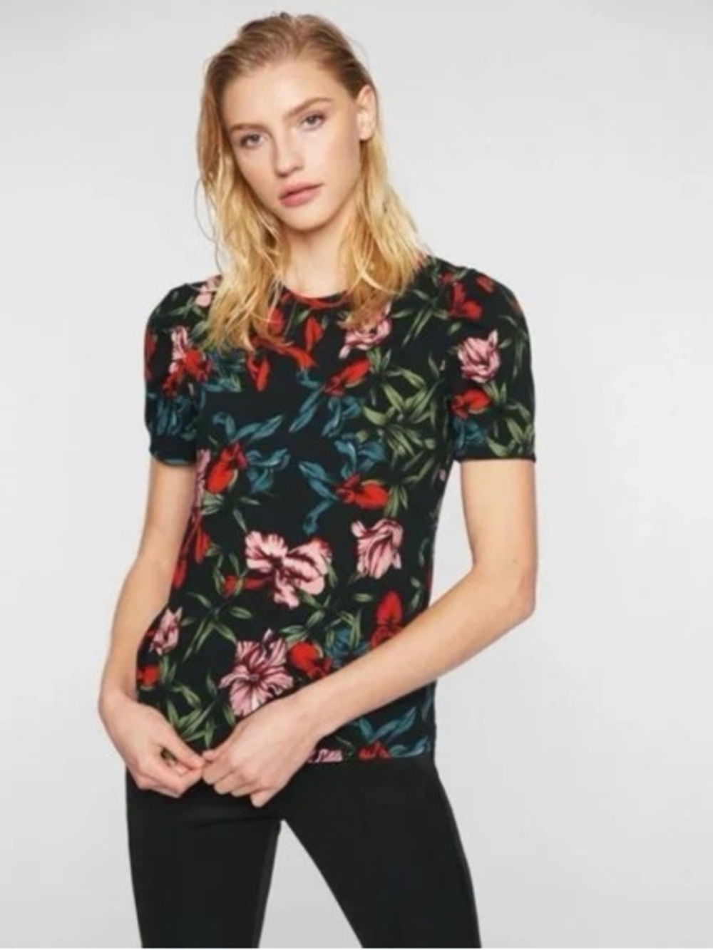 Pam & Gela Bali Hai T-shirt Medium. Soft cotton jersey tropical floral print.